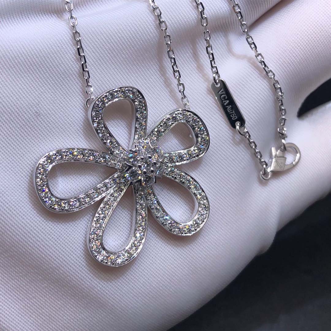Van Cleef & Arpels 18K White Gold Diamond Flowerlace Pendant Necklace VCARP05200