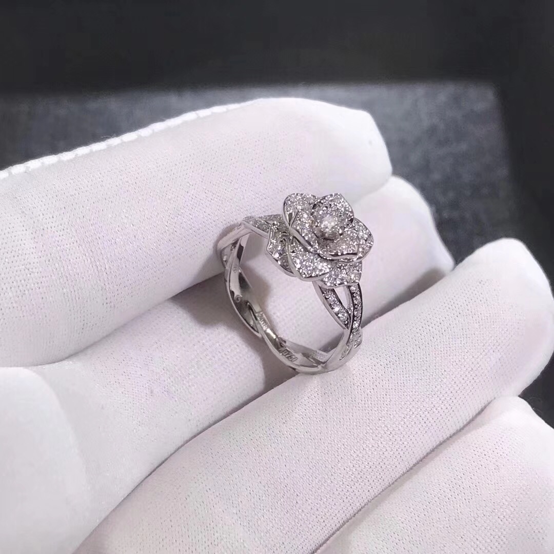 Piaget 18k White Gold with 71 Diamonds 0.5ct Rose Ring G34UR800