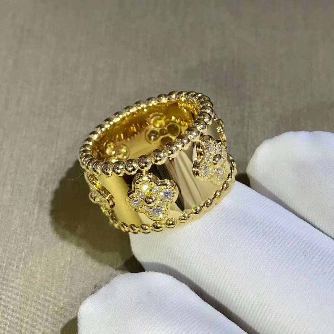 Van Cleef & Arpels 18k Yellow Gold Perlée Clover Diamond Ring VCARO9LO00