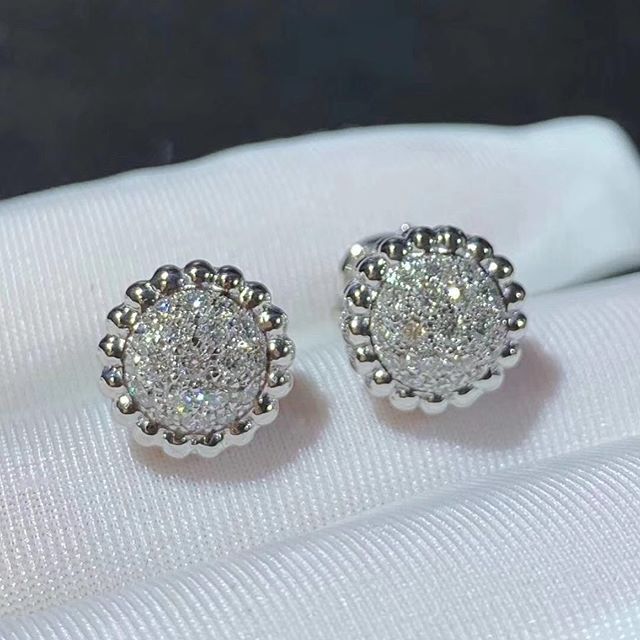 Van Cleef & Arpels 18K White Gold Perlée Diamonds Earrings Large Model VCARO9PF00
